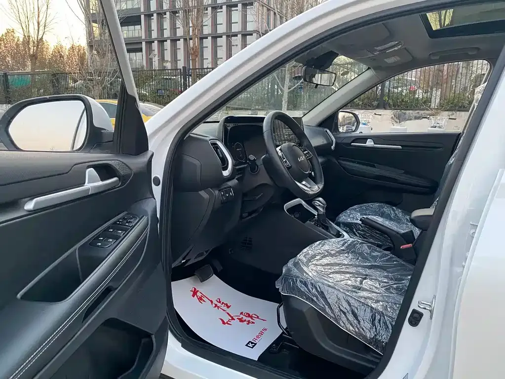 Kia Sonet 2024 из CN, фото 8