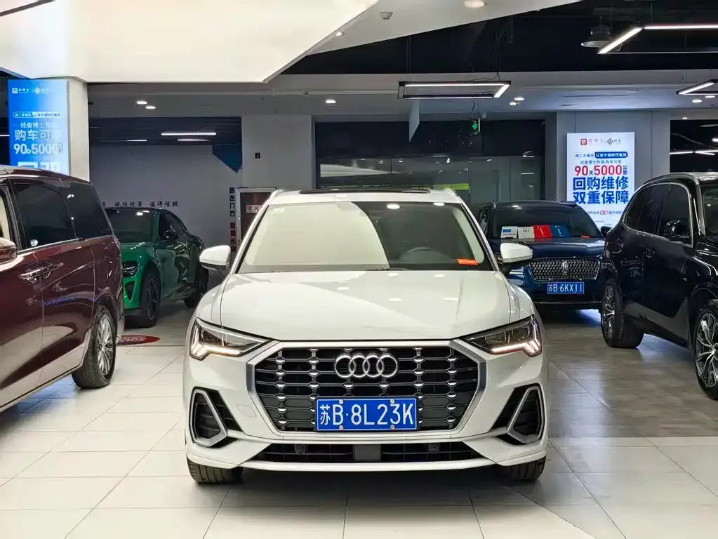 Audi Q3 — фото 1