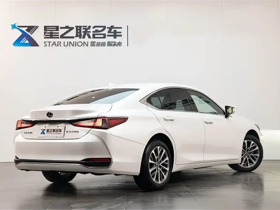 Lexus ES 2023 из CN, фото 2
