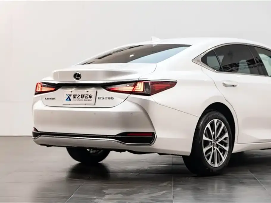 Lexus ES 2023 из CN, фото 8