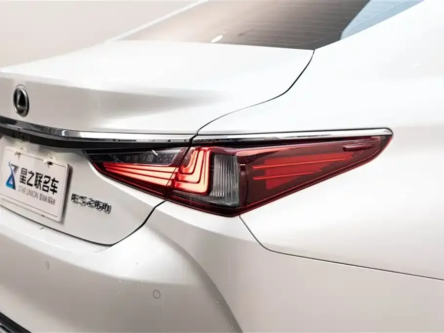 Lexus ES 2023 из CN, фото 4