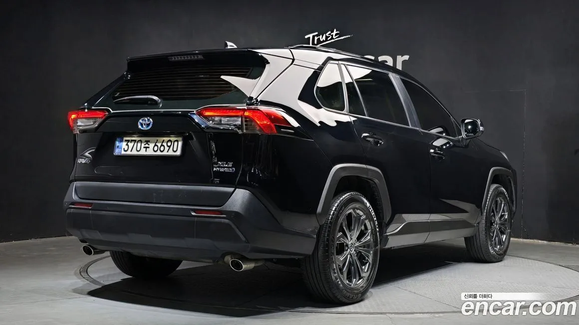 Toyota RAV4 2023 из KR, фото 4