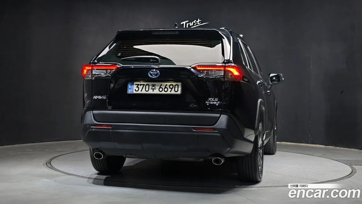 Toyota RAV4 2023 из KR, фото 5