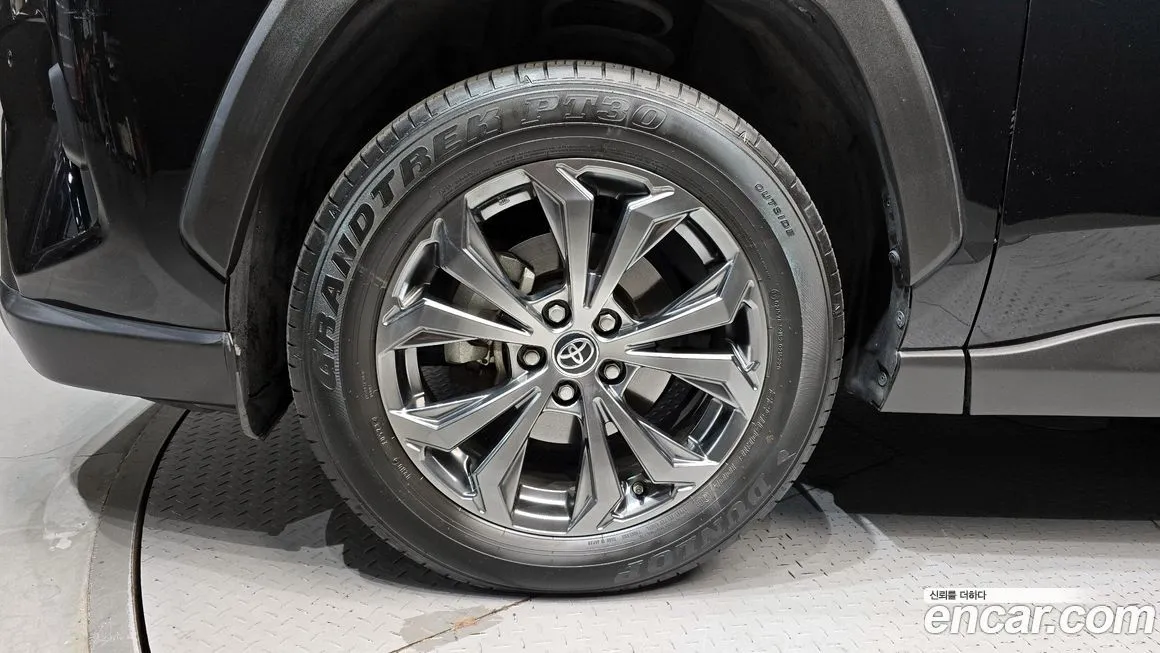 Toyota RAV4 2023 из KR, фото 8