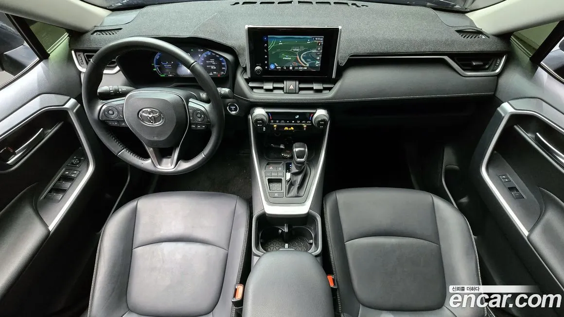 Toyota RAV4 2023 из KR, фото 3