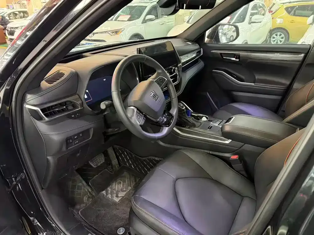 Toyota Crown Kluger 2025 из CN, фото 3