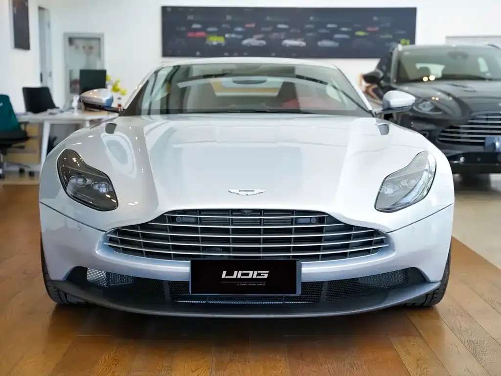 Aston Martin DB11 2024 из CN, фото 3