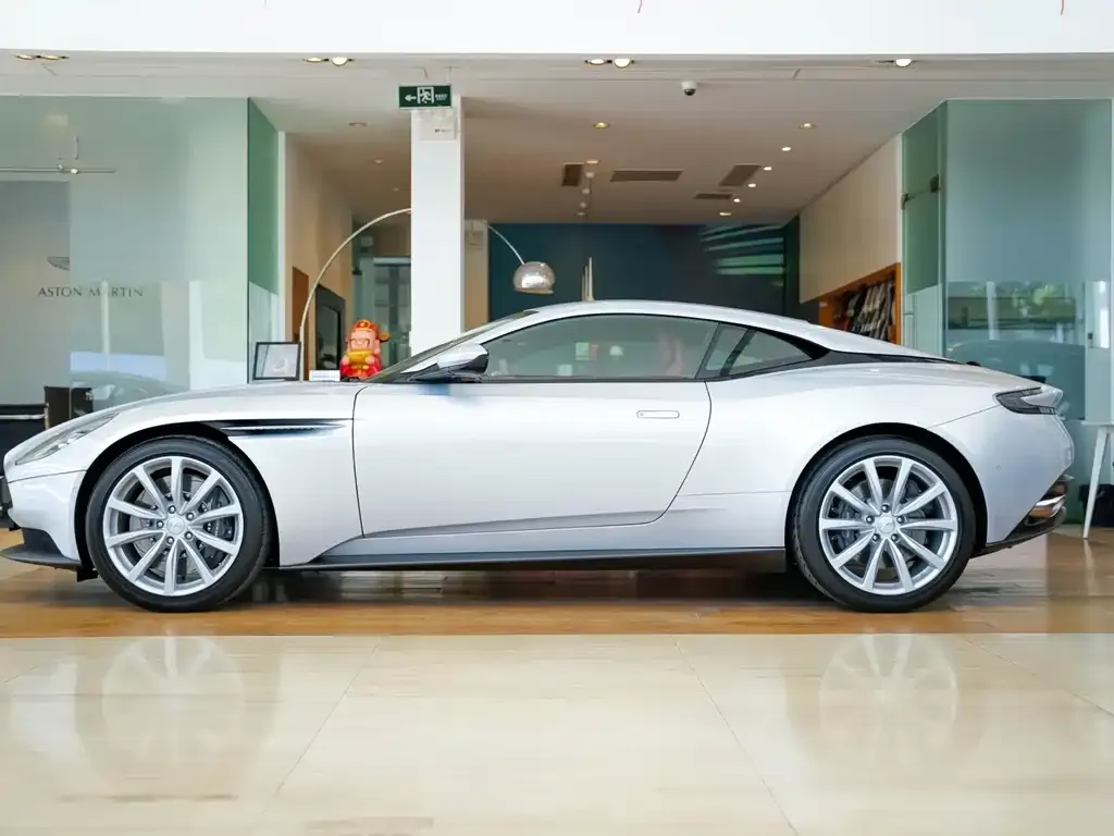 Aston Martin DB11 2024 из CN, фото 2
