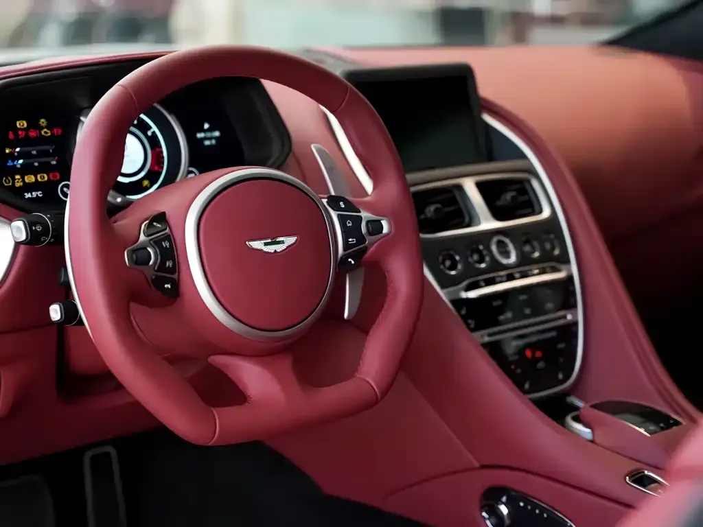 Aston Martin DB11 2024 из CN, фото 6