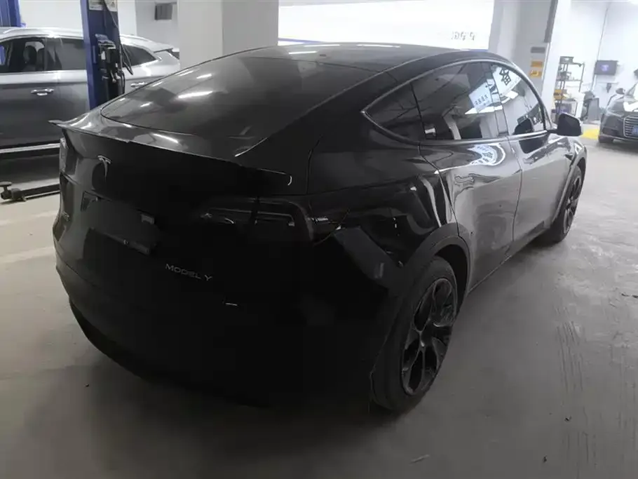 Tesla Model Y 2023 из CN, фото 3