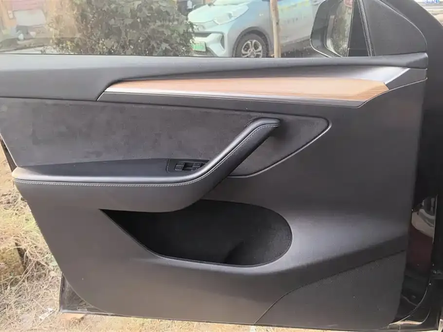 Tesla Model Y 2023 из CN, фото 2
