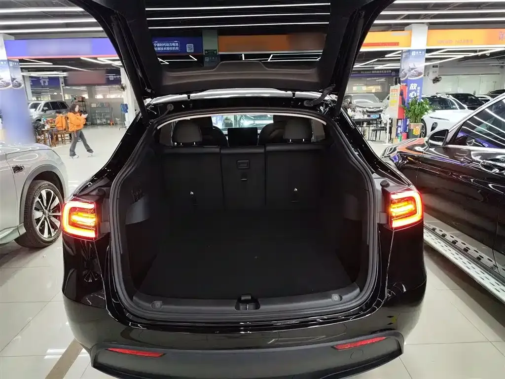Tesla Model Y 2024 из CN, фото 7