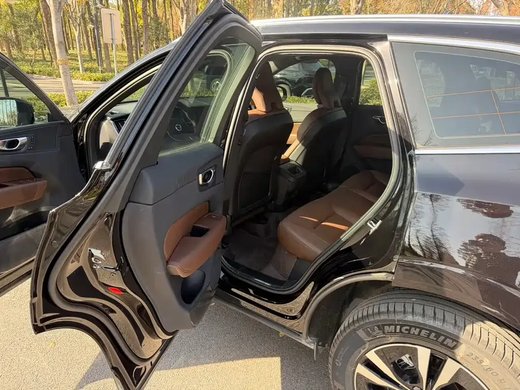 Volvo XC60 2025 из CN, фото 4