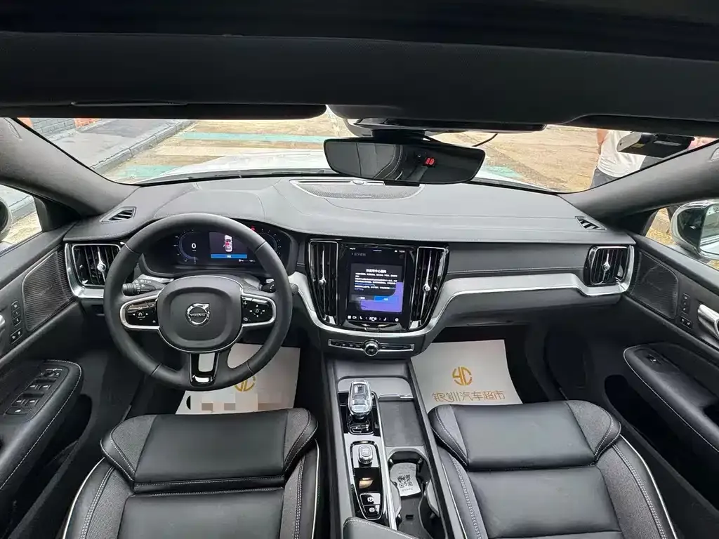 Volvo S60 2025 из CN, фото 6