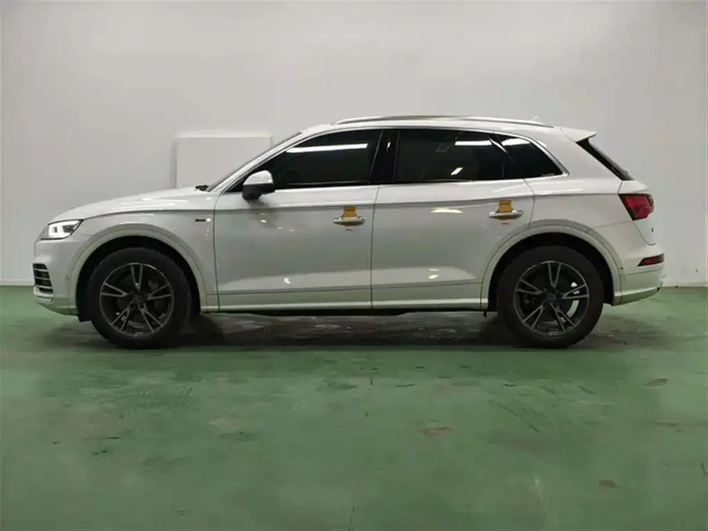 Audi Q5L 2021 из CN, фото 5