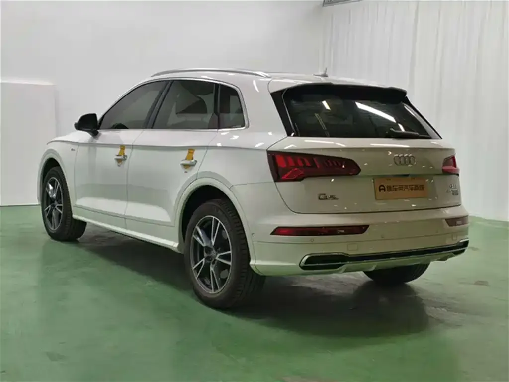 Audi Q5L 2021 из CN, фото 7
