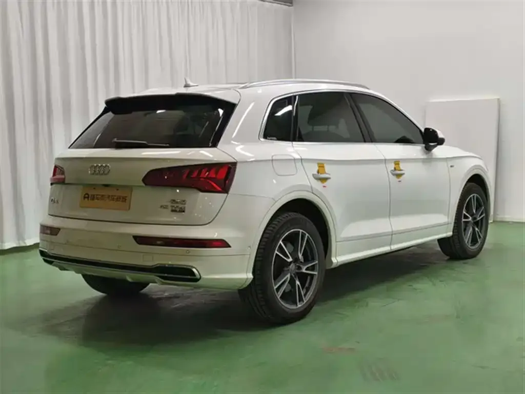 Audi Q5L 2021 из CN, фото 10