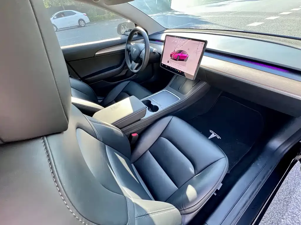 Tesla Model 3 — фото 10