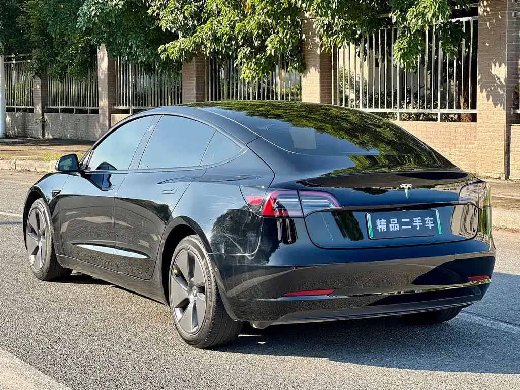 Tesla Model 3 — фото 6