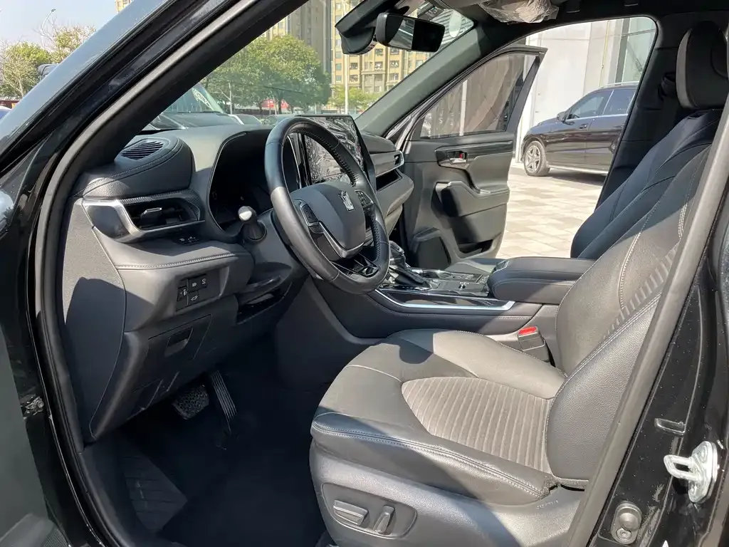 Toyota Crown Kluger 2021 из CN, фото 2