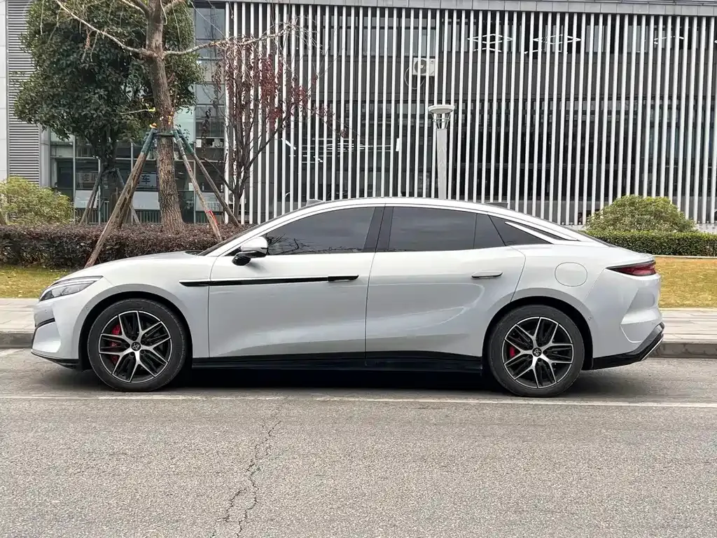 BYD Han L 2025 из CN, фото 9