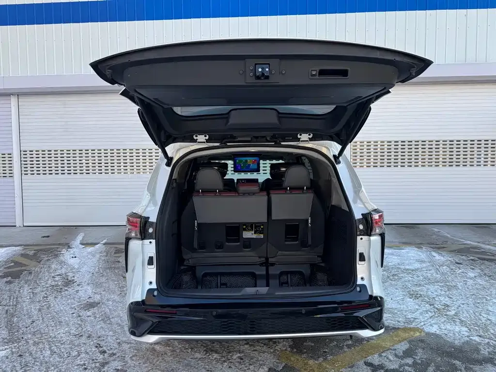 Toyota Sienna 2023 из CN, фото 7