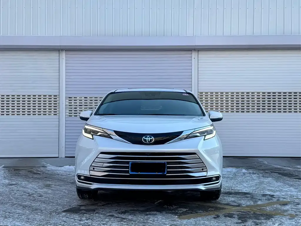 Toyota Sienna 2023 из CN, фото 6