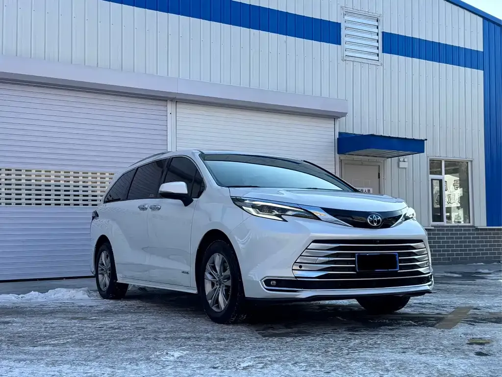 Toyota Sienna 2023 из CN, фото 9
