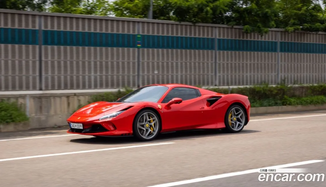 Ferrari F8