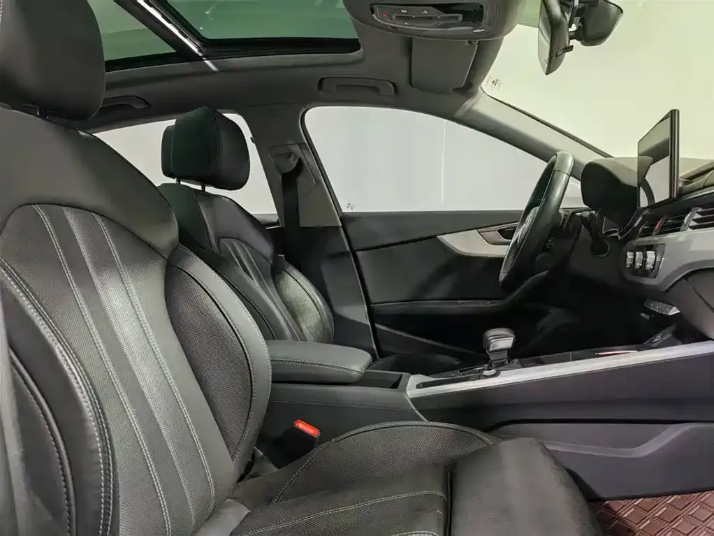 Audi A4L 2022 из CN, фото 7