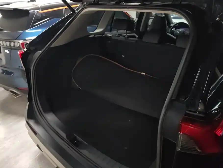 Toyota RAV4 2025 из CN, фото 2