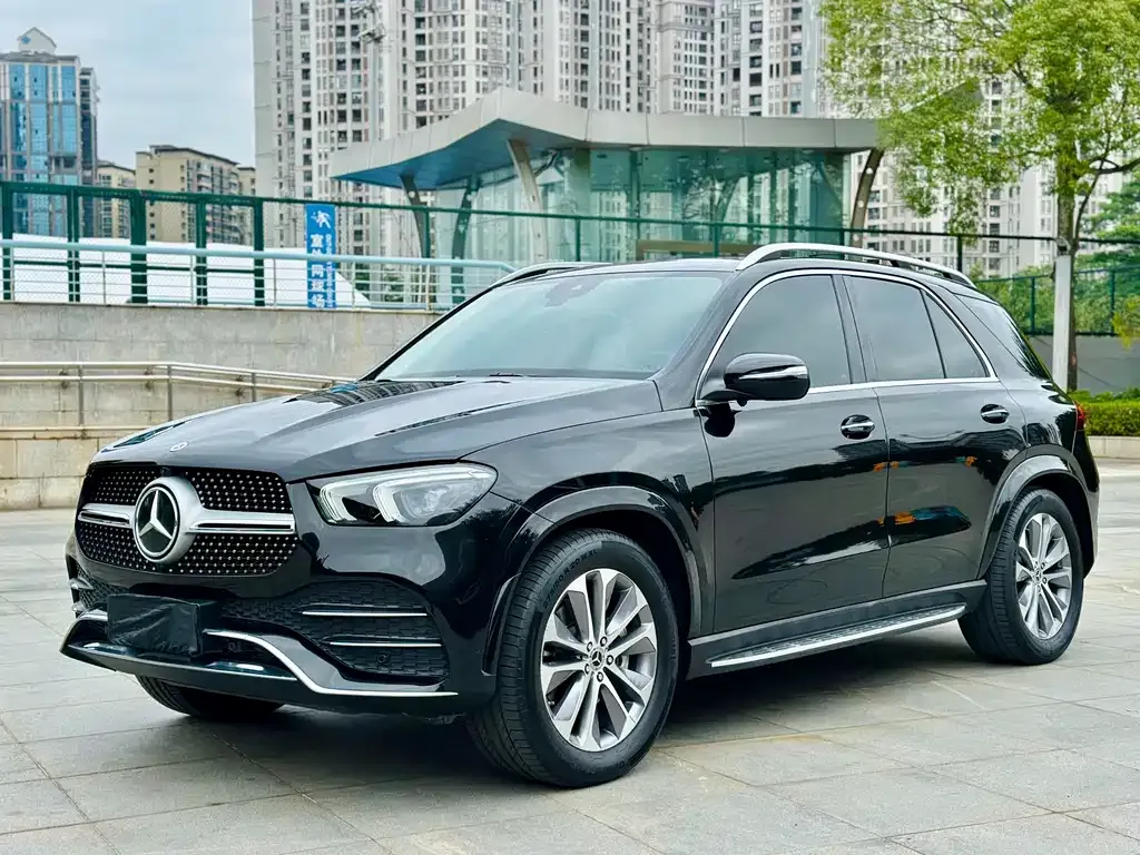 Mercedes-Benz GLE — фото 1