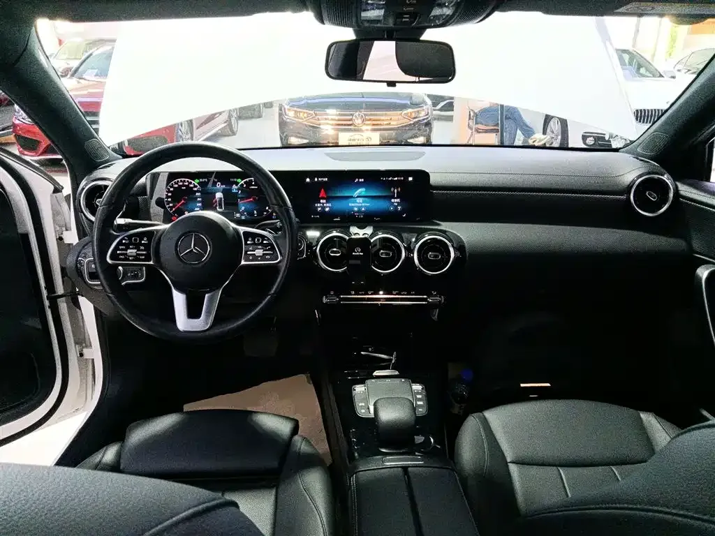 Mercedes-Benz A-Class 2023 из CN, фото 10