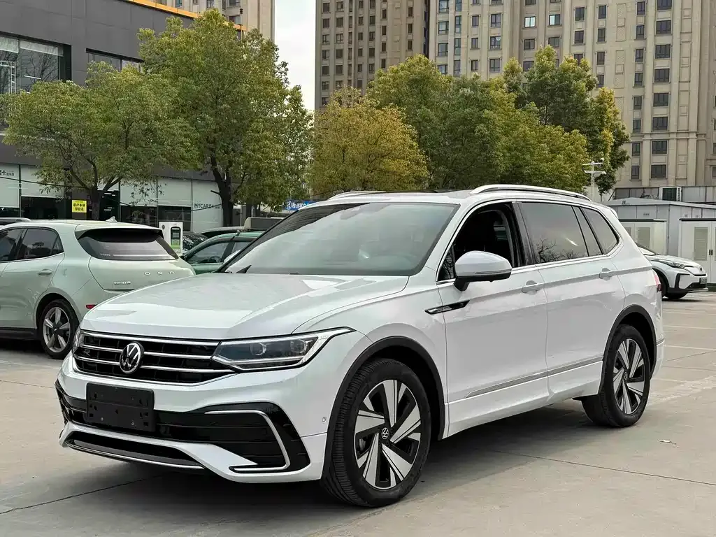 Volkswagen Tiguan L 2023 из CN, фото 1