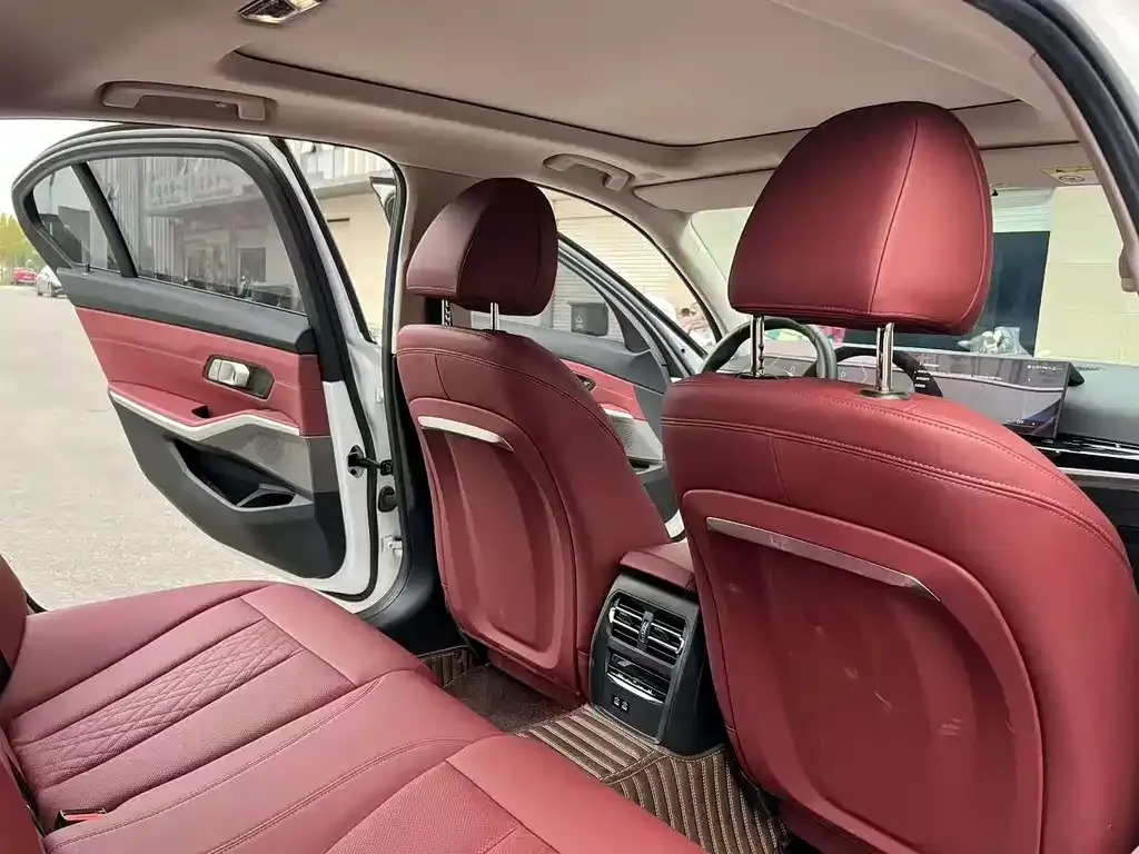 BMW 3 Series 2024 из CN, фото 3