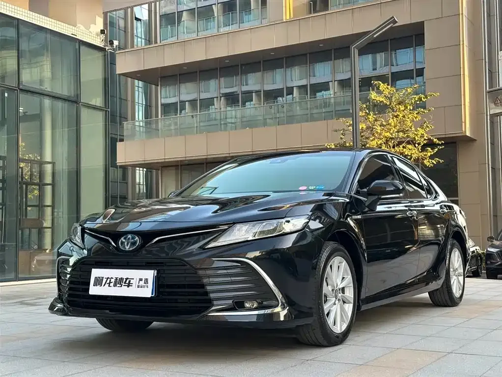 Toyota Camry 2023 из CN, фото 1