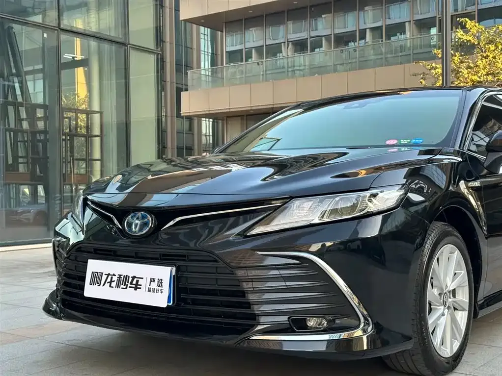 Toyota Camry 2023 из CN, фото 2