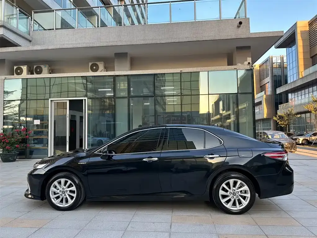 Toyota Camry 2023 из CN, фото 5