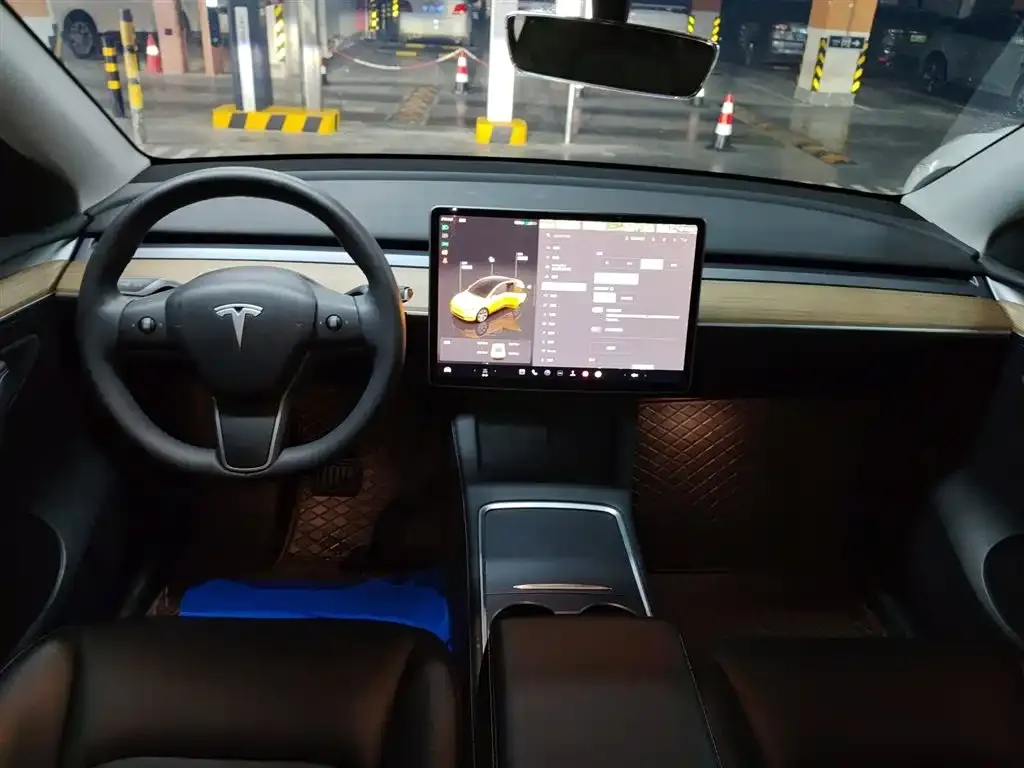 Tesla Model Y — фото 4