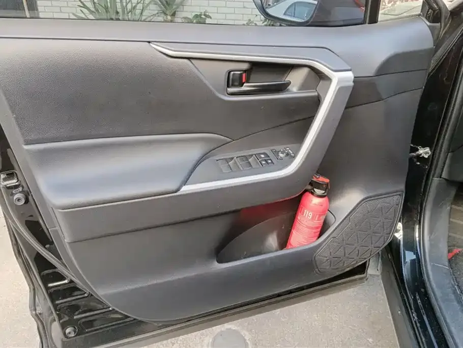 Toyota Wildlander 2023 из CN, фото 4