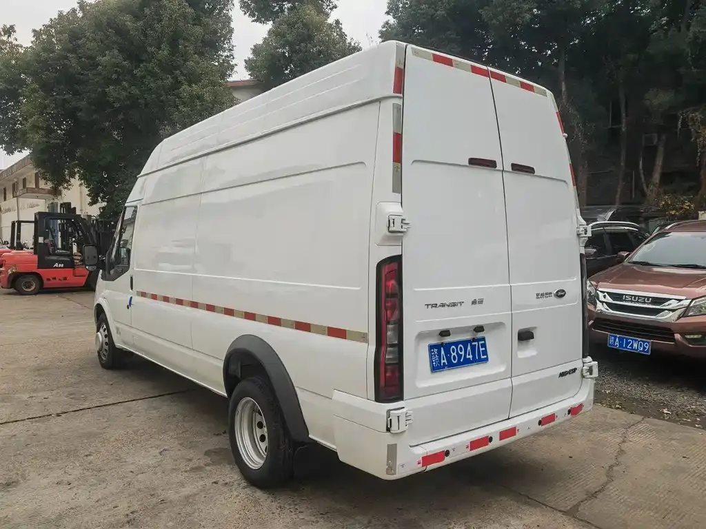 Ford Transit Custom 2025 из CN, фото 4