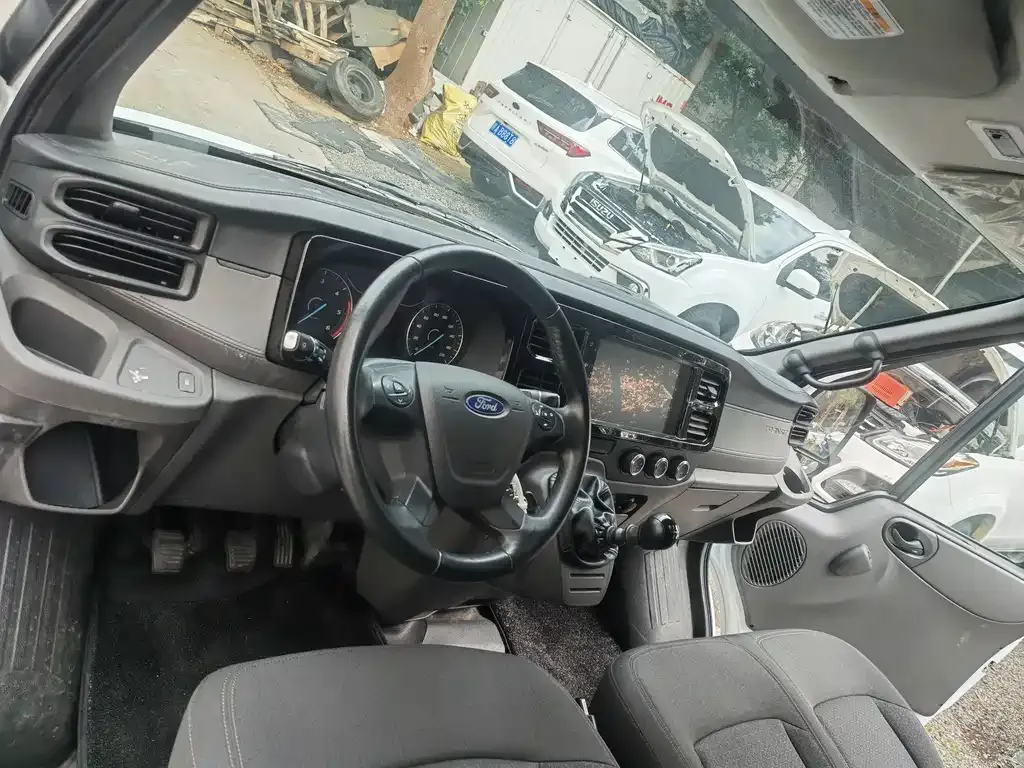 Ford Transit Custom 2025 из CN, фото 7