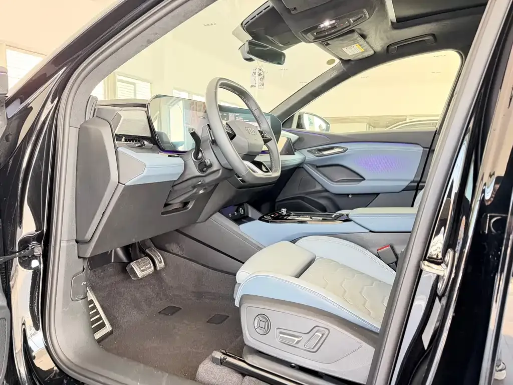 Audi Q6L e-tron — фото 2