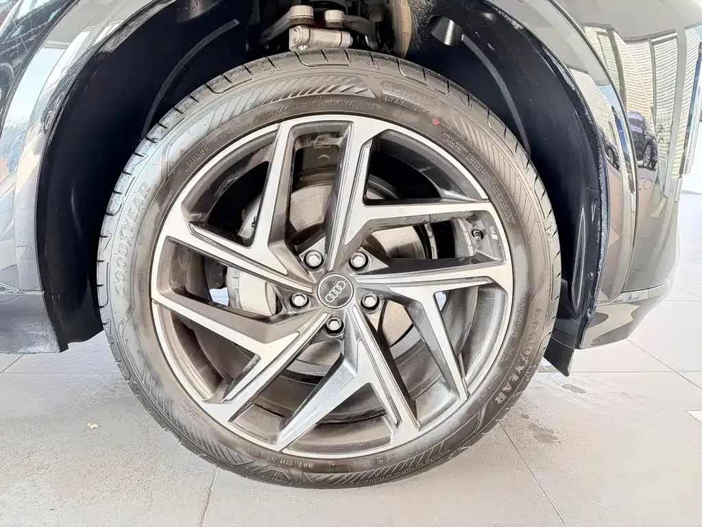 Audi Q6L e-tron — фото 4