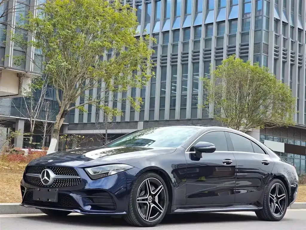Mercedes-Benz CLS — фото 1