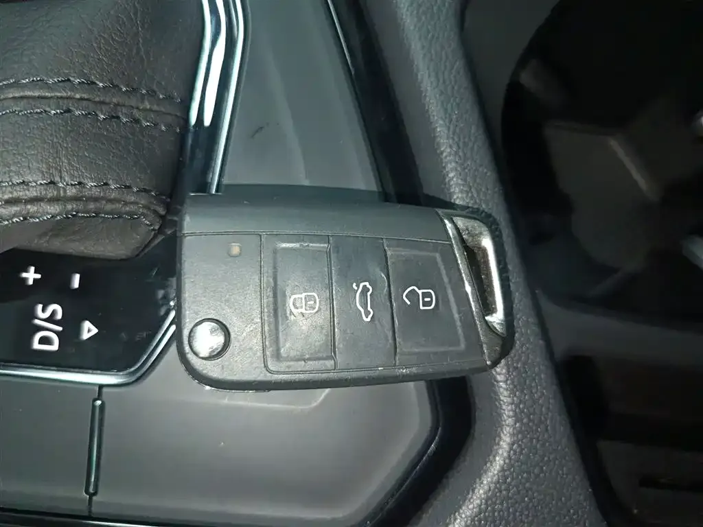 Volkswagen Tiguan L 2024 из CN, фото 4