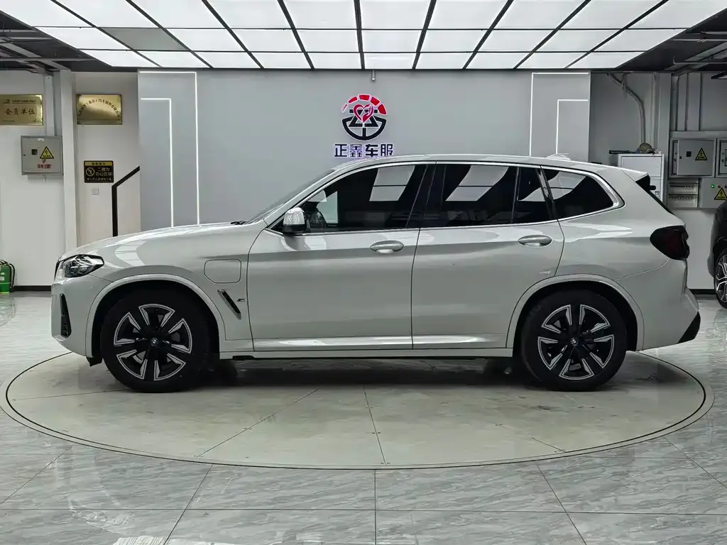 BMW iX3 2023 из CN, фото 8