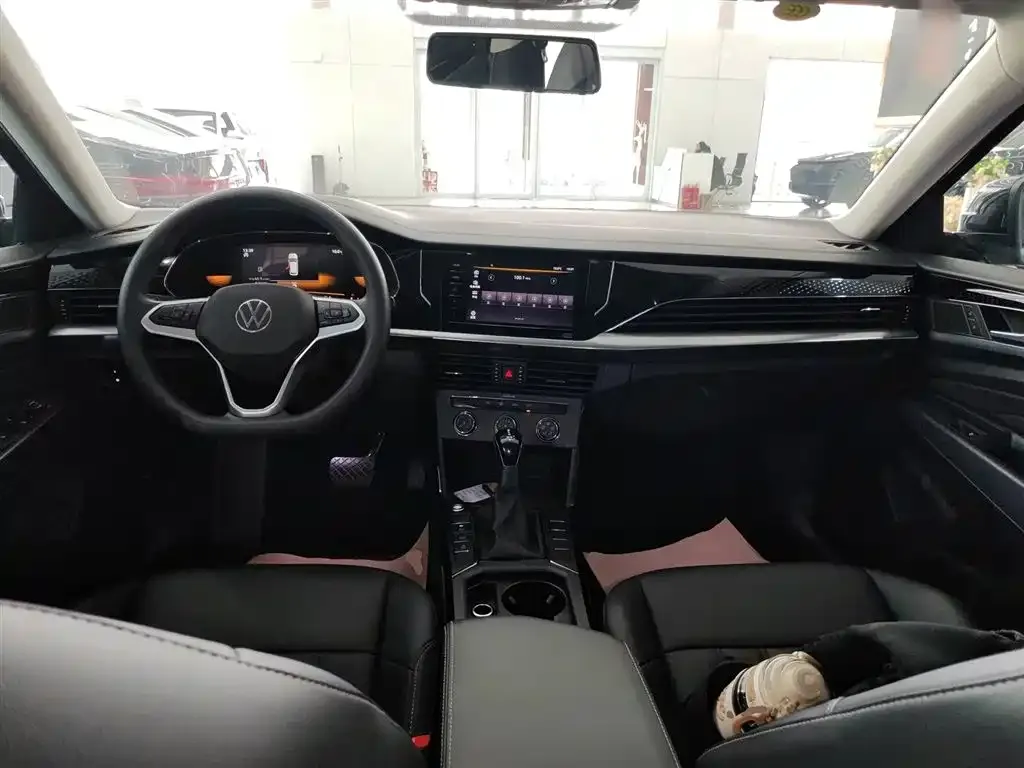 Volkswagen Passat 2023 из CN, фото 8