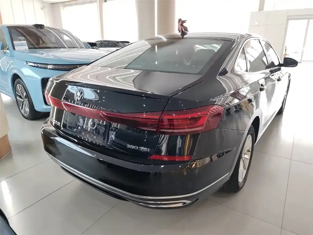 Volkswagen Passat 2023 из CN, фото 2