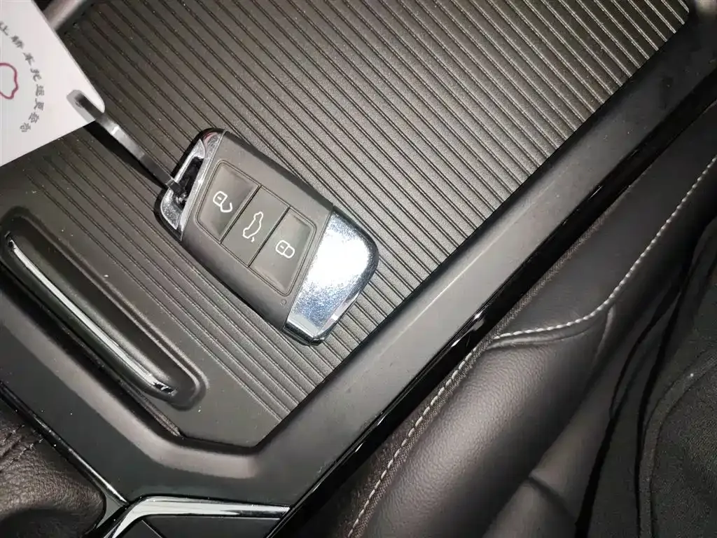 Volkswagen Passat 2023 из CN, фото 4